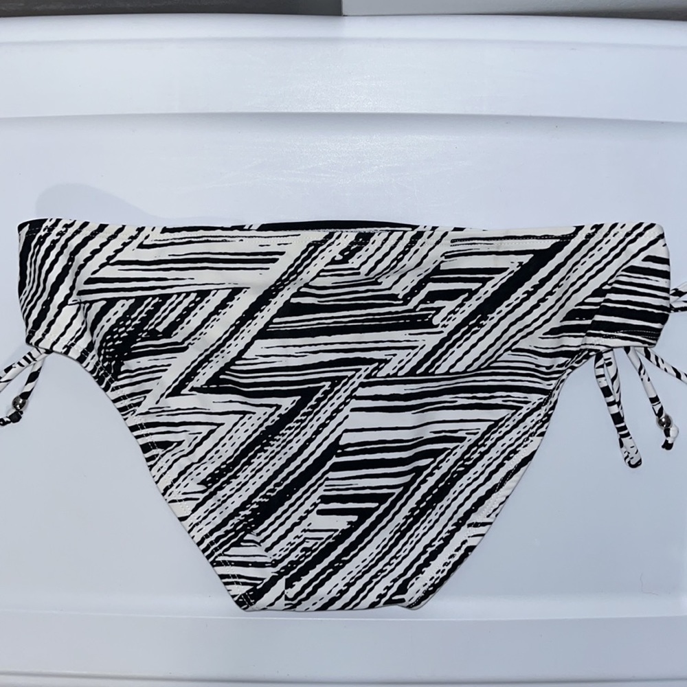 INGEAR Zebra Stripe Black & White Halter String Bikini Set Women’s Large L - Picture 6 of 10